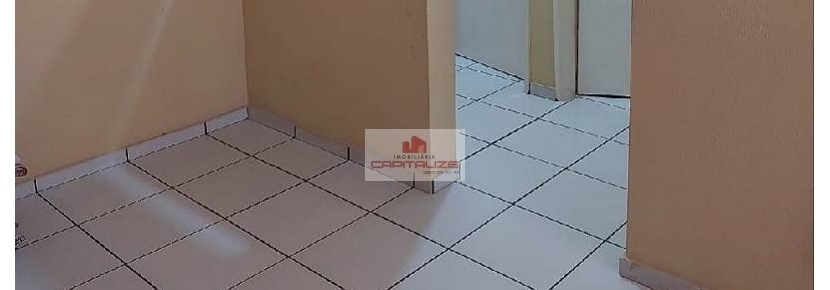 Apartamento, primeiro andar, 3 quartos, sendo 1 su