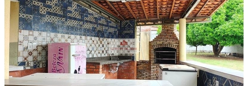 Sítio com 12.800m2, murado, com casa sede com 1 su